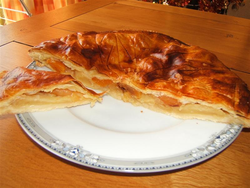 Galette des rois aux pommes et abricots secs "façon tatin"