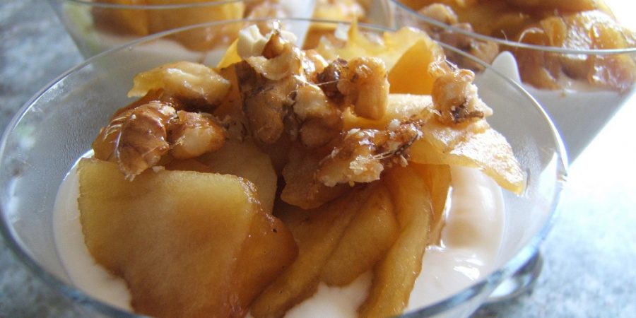 Verrines aux pommes et noix caramélisées