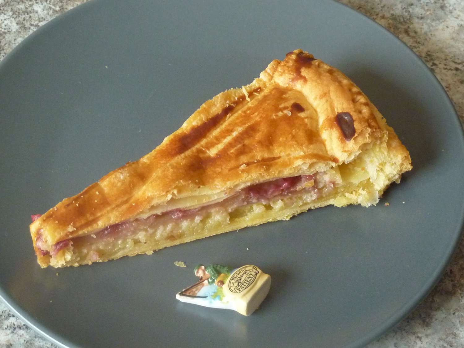 Recette - Galette des rois frangipane, pommes, framboises - La cuisine ...