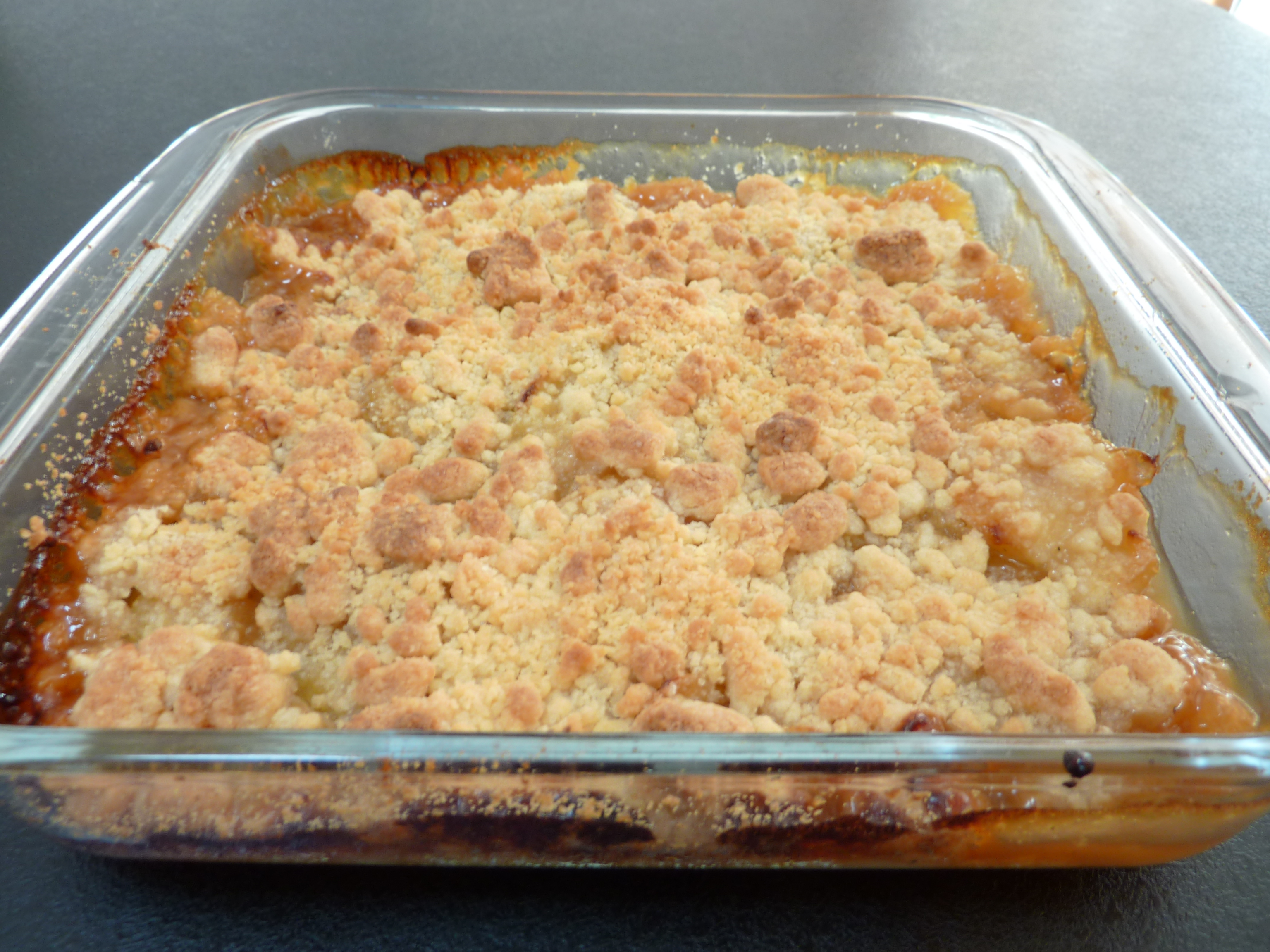 Crumble aux pêches de vignes