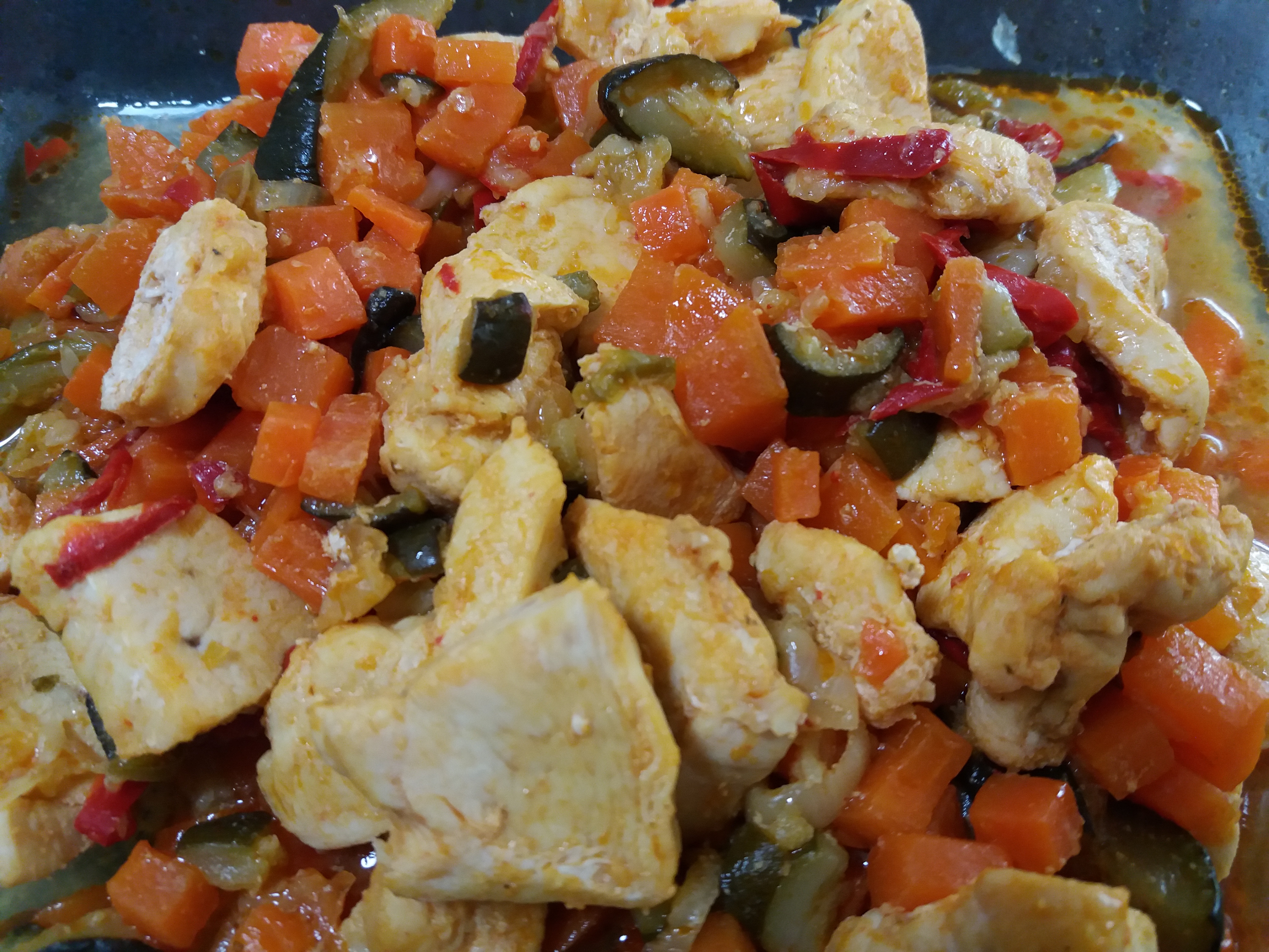 Poêles de poulet aux légumes