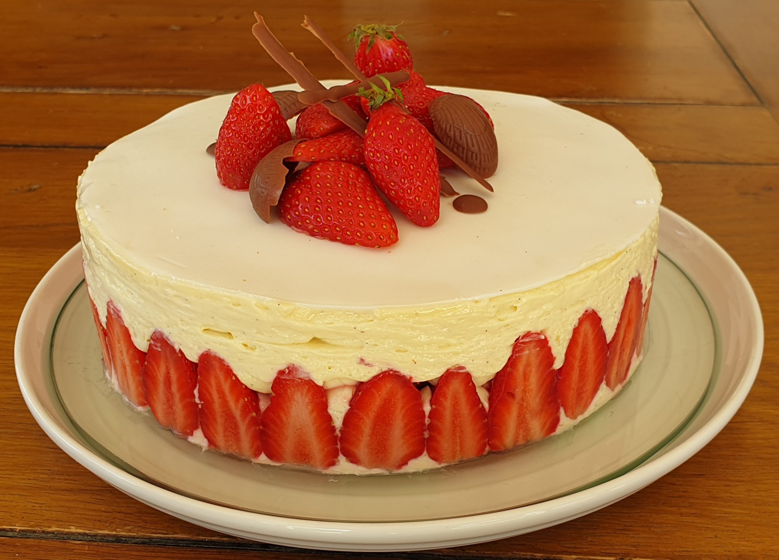 Recette Fraisier Creme Diplomate Le Régal D'annie: Fraisier Crème Diplômate 20 Recette - Fraisier à la crème diplomate - La cuisine de Martine